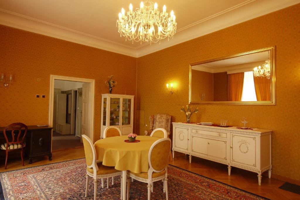 Schlosshotel Zamek Zdikov Room photo