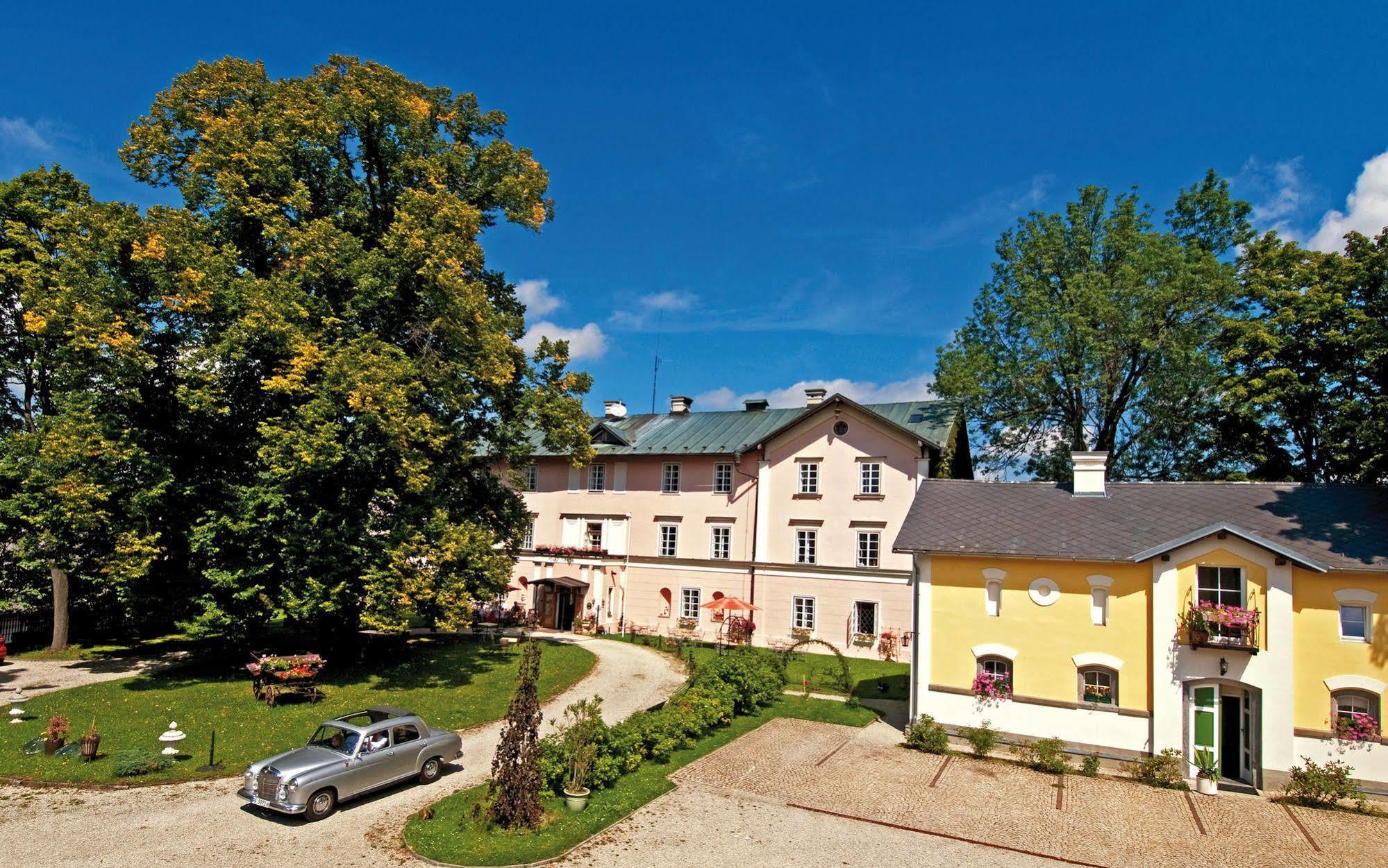 Schlosshotel Zamek Zdíkov Exterior photo