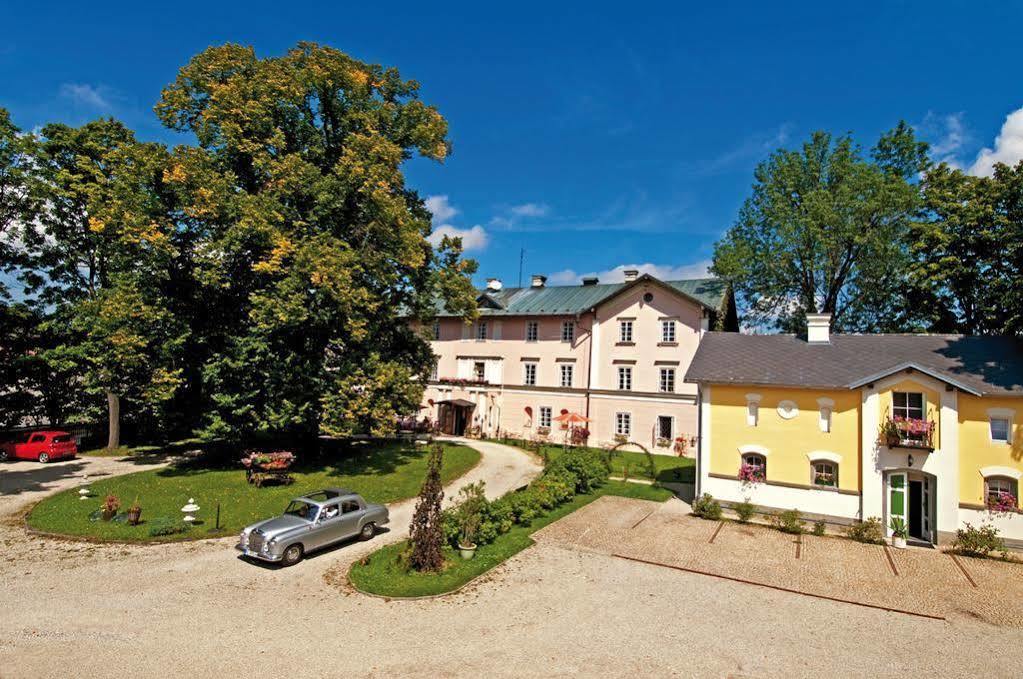 Schlosshotel Zamek Zdikov Exterior photo